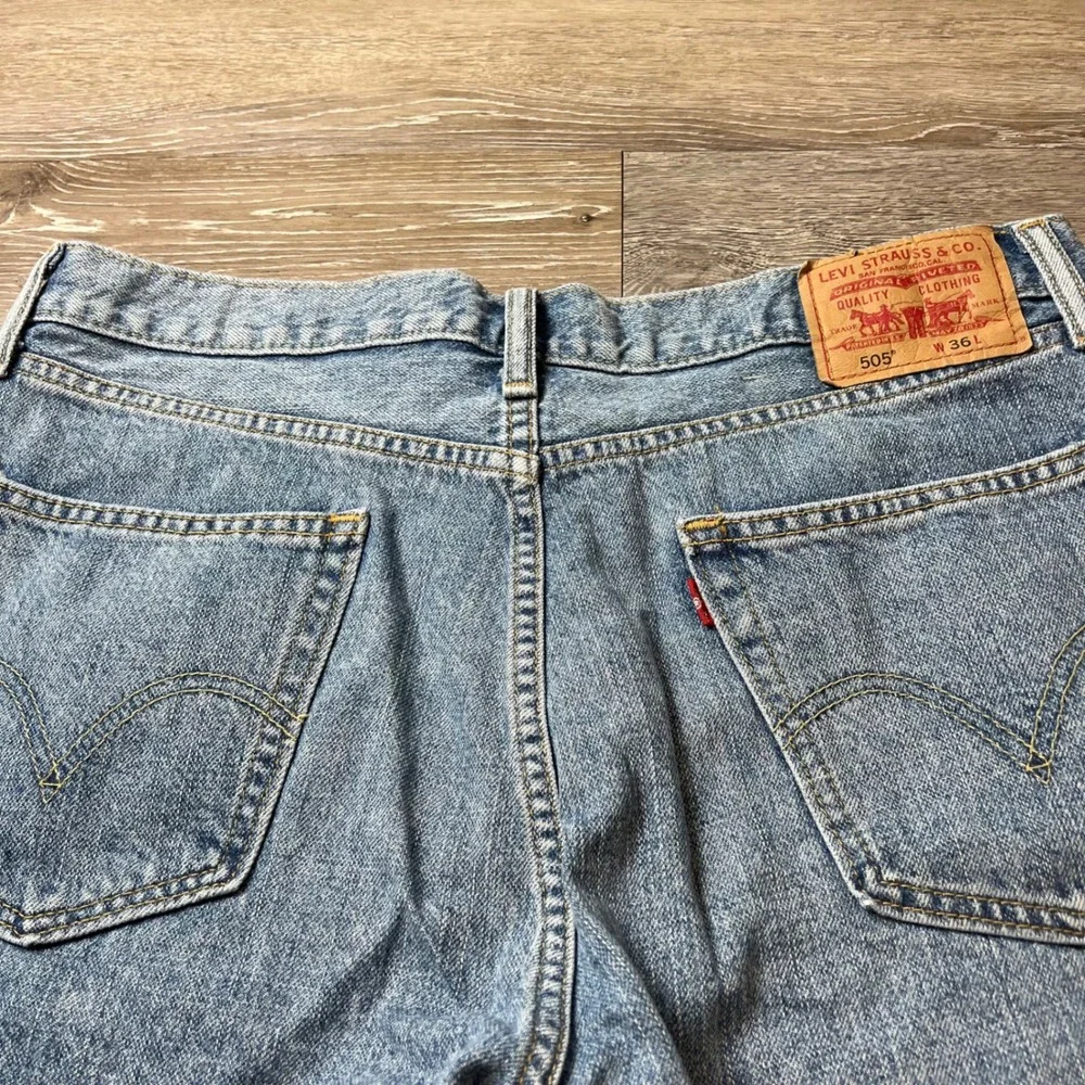 Levis 505 Denim Shorts Mens 36 Light Blue Straight Fit Cotton Jorts Casual